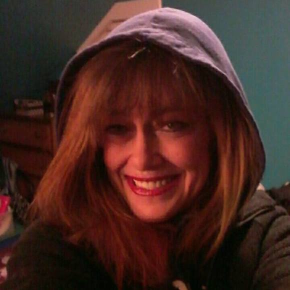 Meet your Posher, Beth - Picture 1 of 2